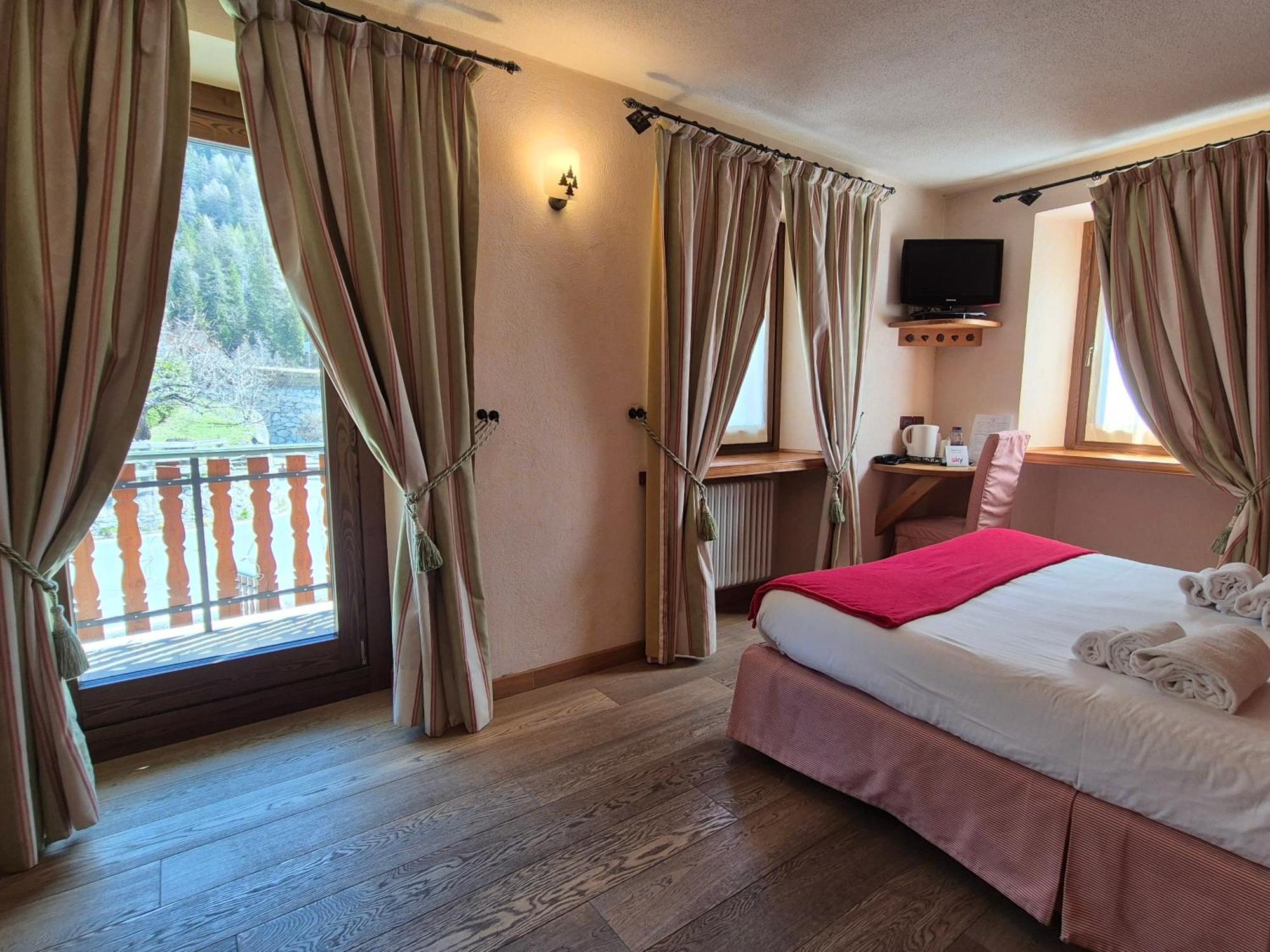 Hotel Dente Del Gigante Courmayeur Kültér fotó